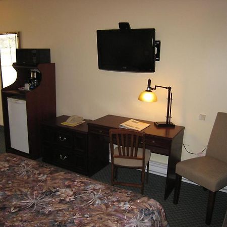 Johnny'S Motel Grand Forks Exterior foto